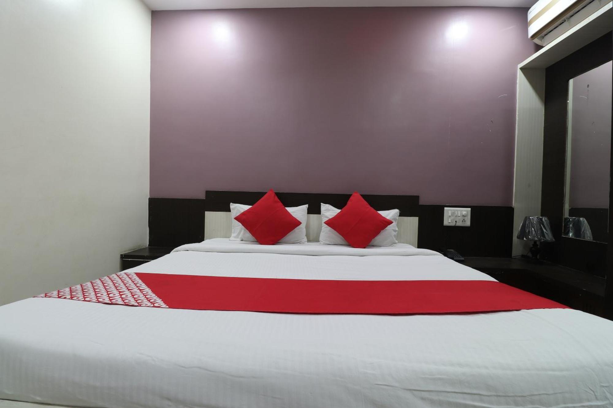 Hotel O Shri Sai Niwara Lodge Dhule 외부 사진