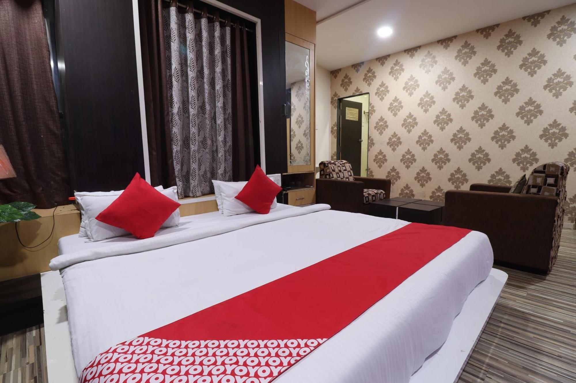 Hotel O Shri Sai Niwara Lodge Dhule 외부 사진