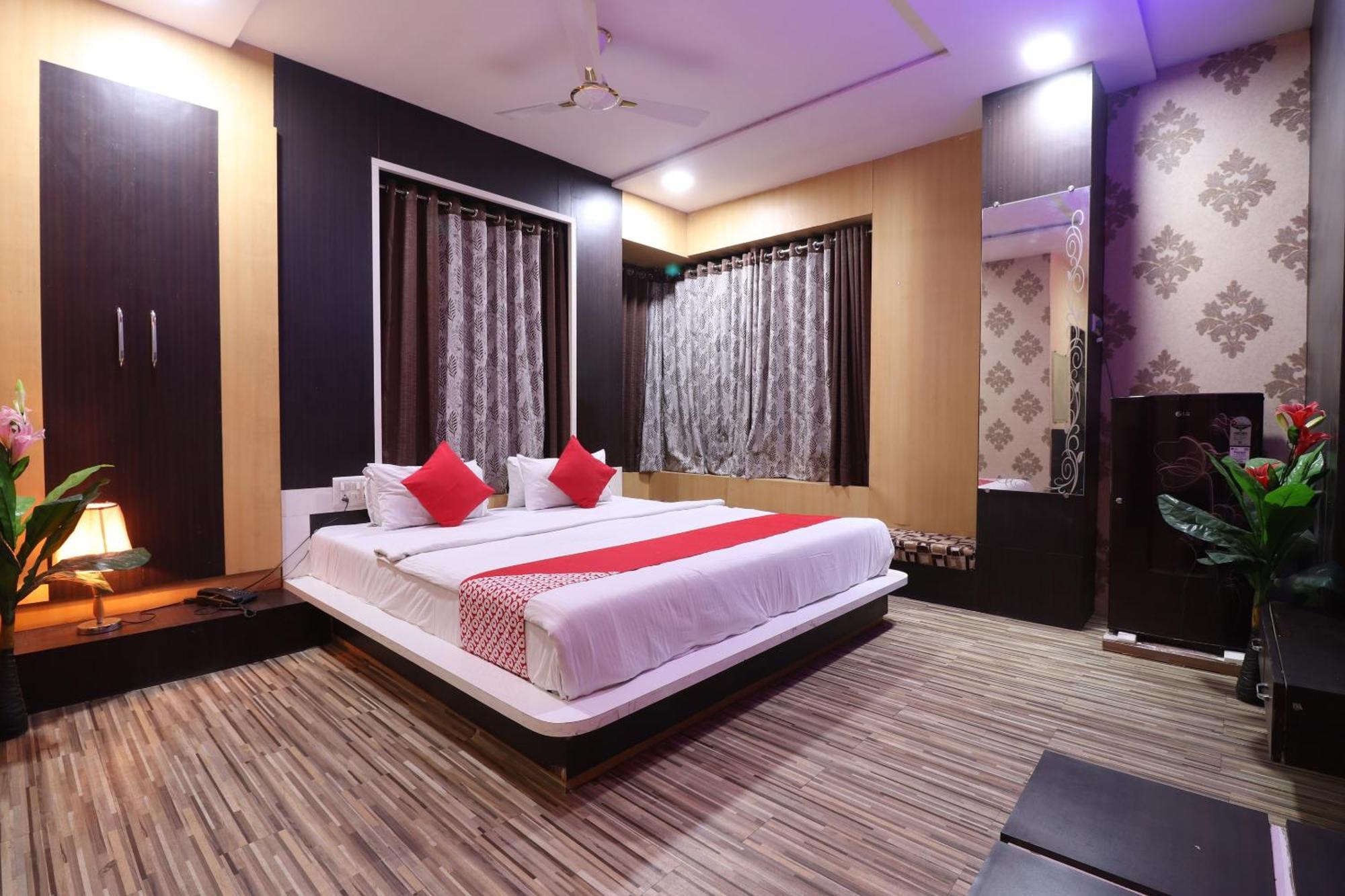 Hotel O Shri Sai Niwara Lodge Dhule 외부 사진