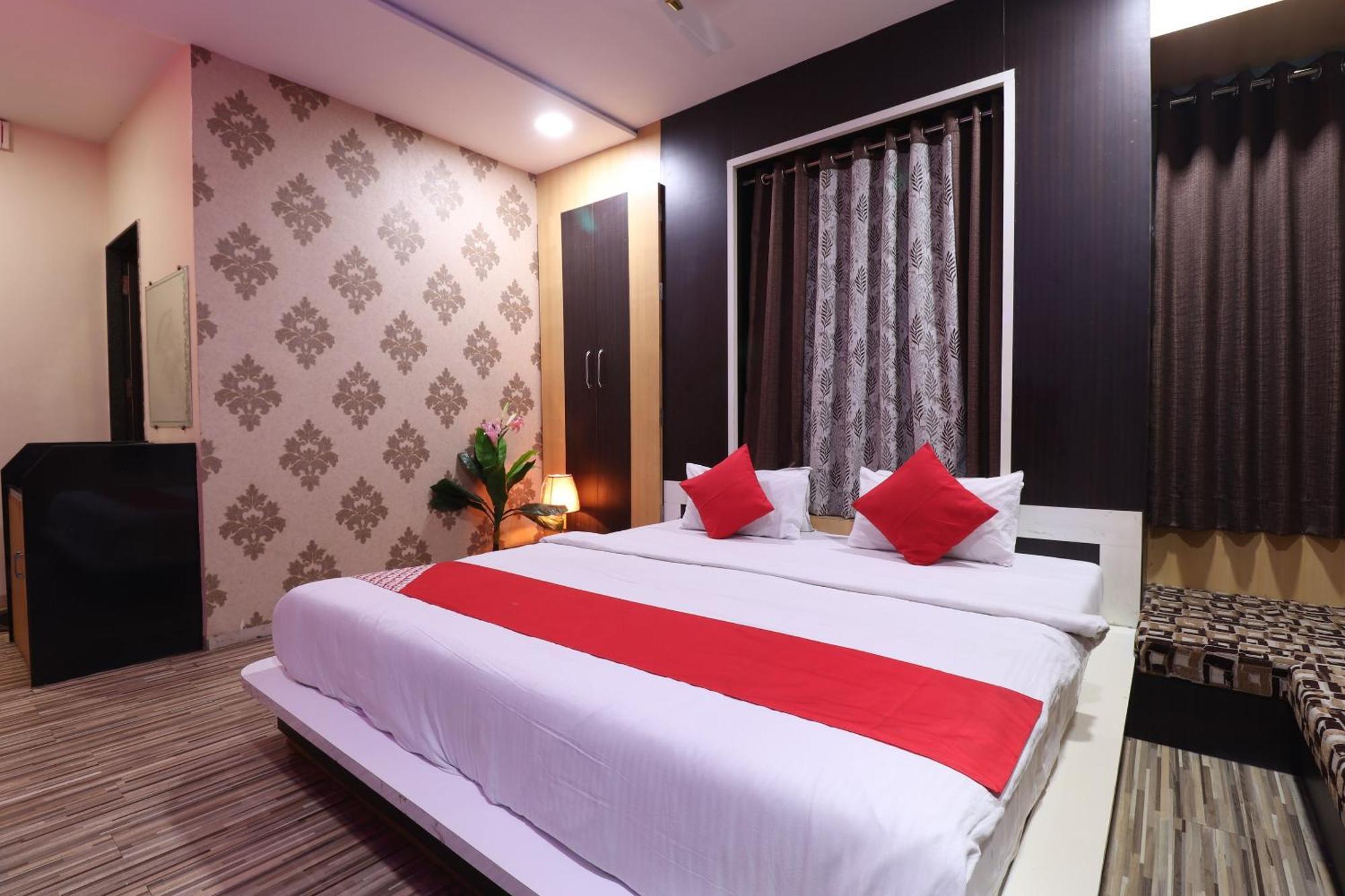 Hotel O Shri Sai Niwara Lodge Dhule 외부 사진