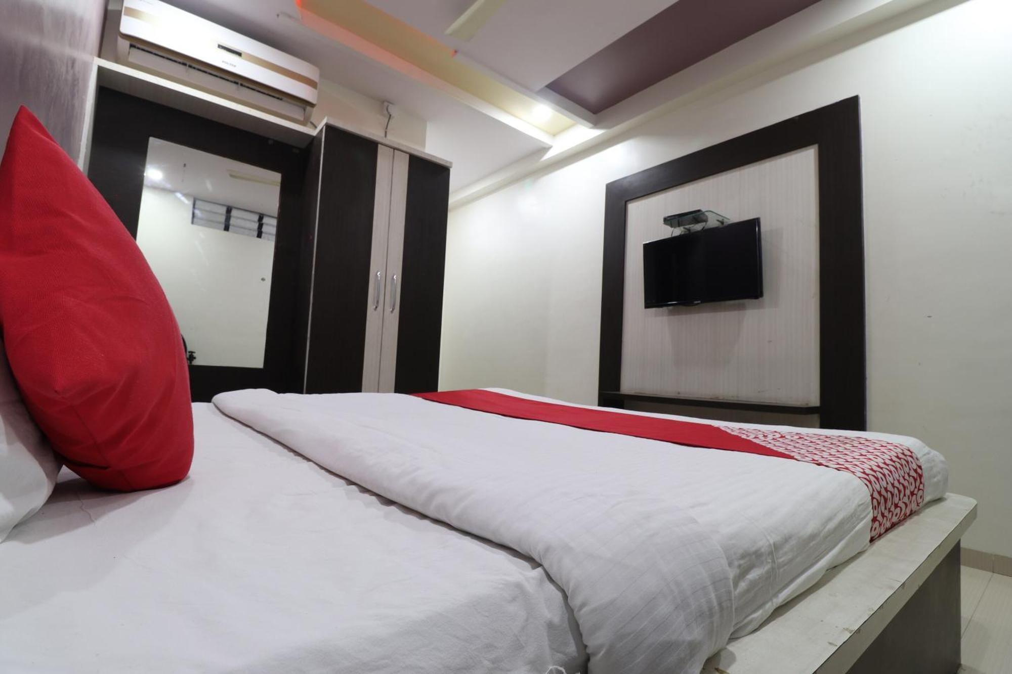 Hotel O Shri Sai Niwara Lodge Dhule 외부 사진